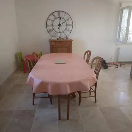 Maison Au Centre De *